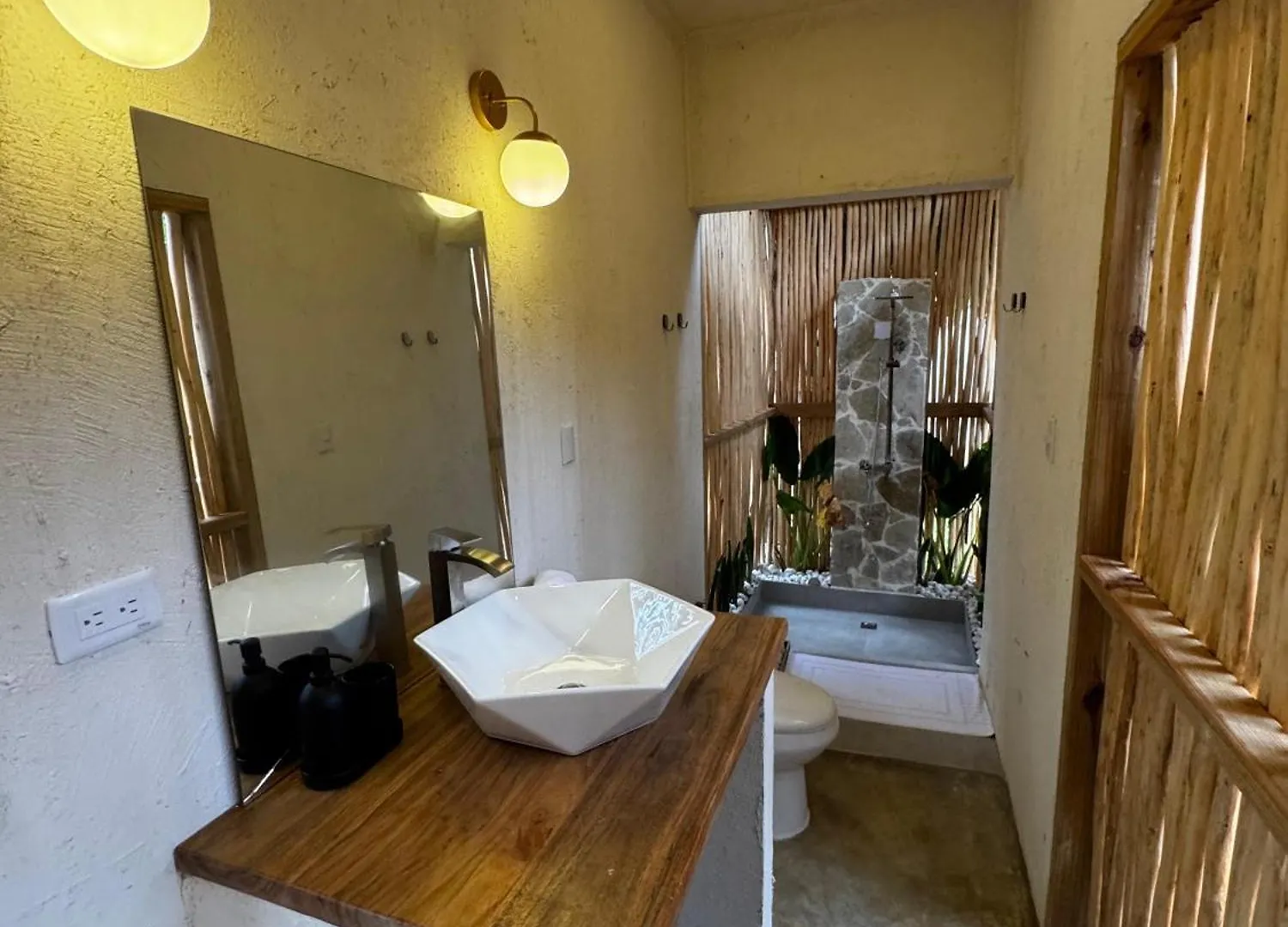 La Colmena Rd Hotel Samana Herberg